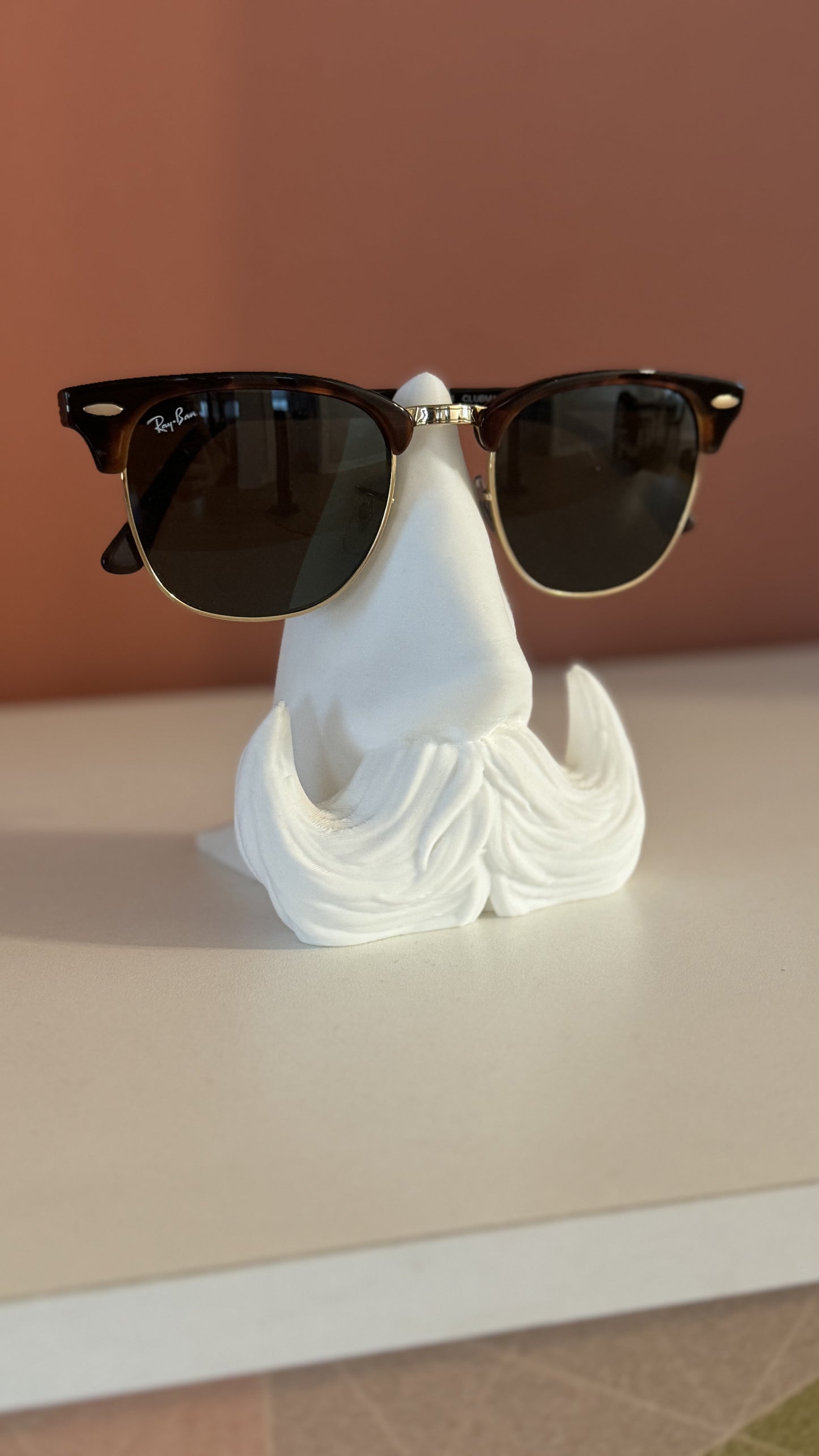 Distinguished Gentleman Glasses Stand